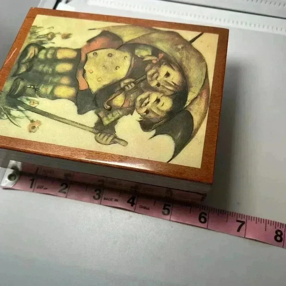 House Of Goebe,l Stormy Weather Music Box by M.J. Hummel - Picture 3 of 6